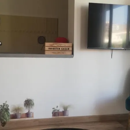Front De Et Grande Piscine Pour Un Chic Et Cosy, En A En Roussillon, A 10 Minutes De Perpignan Apartman *
