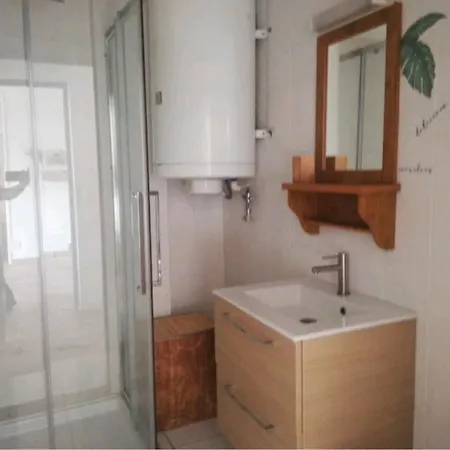 Front De Et Grande Piscine Pour Un Chic Et Cosy, En A En Roussillon, A 10 Minutes De Perpignan *