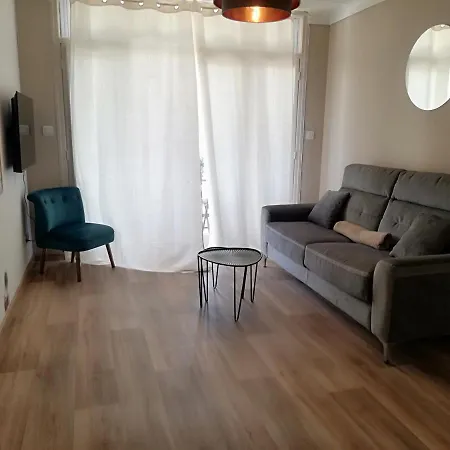 Front De Et Grande Piscine Pour Un Chic Et Cosy, En A En Roussillon, A 10 Minutes De Perpignan *