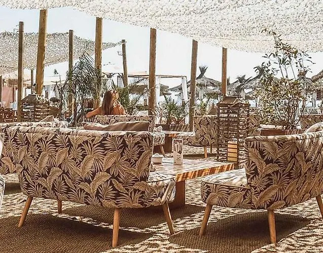 Front De Et Grande Piscine Pour Un Chic Et Cosy, En A En Roussillon, A 10 Minutes De Perpignan Lejlighed *