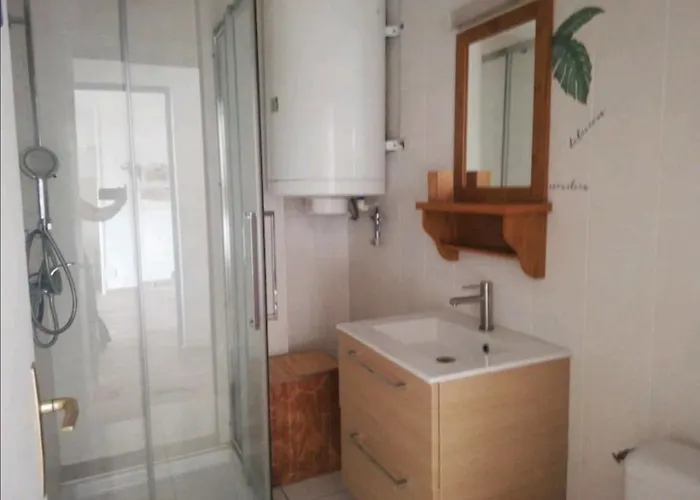 Front De Et Grande Piscine Pour Un Chic Et Cosy, En A En Roussillon, A 10 Minutes De Perpignan *