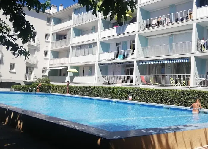 Front De Et Grande Piscine Pour Un Chic Et Cosy, En A En Roussillon, A 10 Minutes De Perpignan *